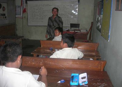 Guru Melayani Dengan Senyuman Tulus